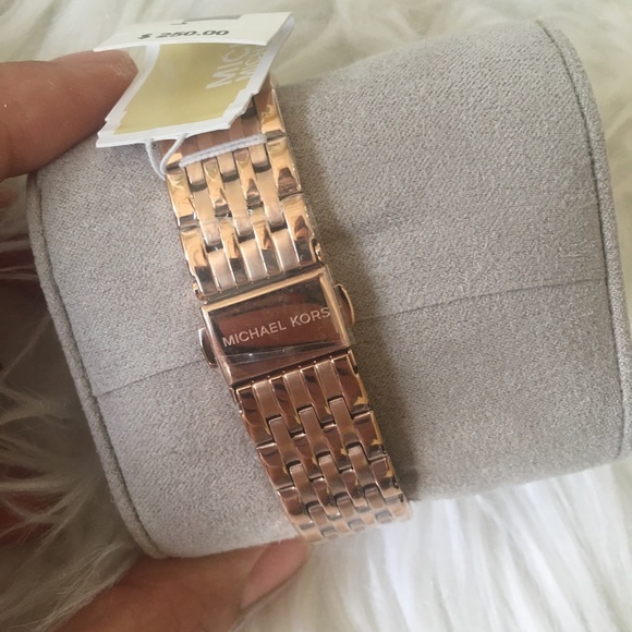 New Michael Kors rose gold women watch - Picture 6 of 8